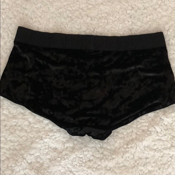Boyshort Velvet Underwear - Picture 2 of 5